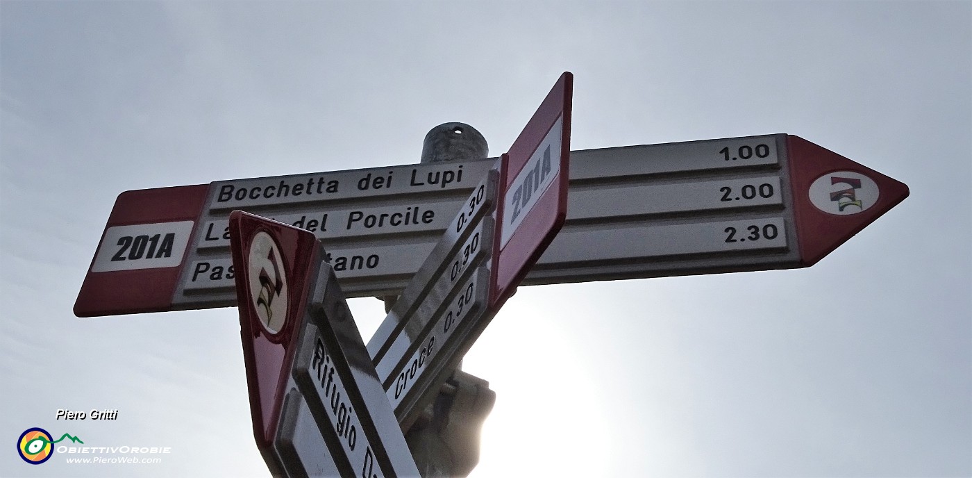 30 1 h di cammino per la Bocchetta dei lupi.JPG -                                